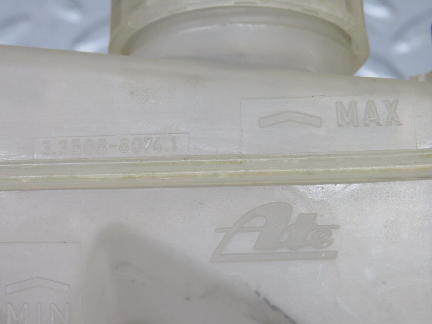 34307 Mercedes-Benz C126 380SEC Coupe Brake Fluid Reservoir Tank