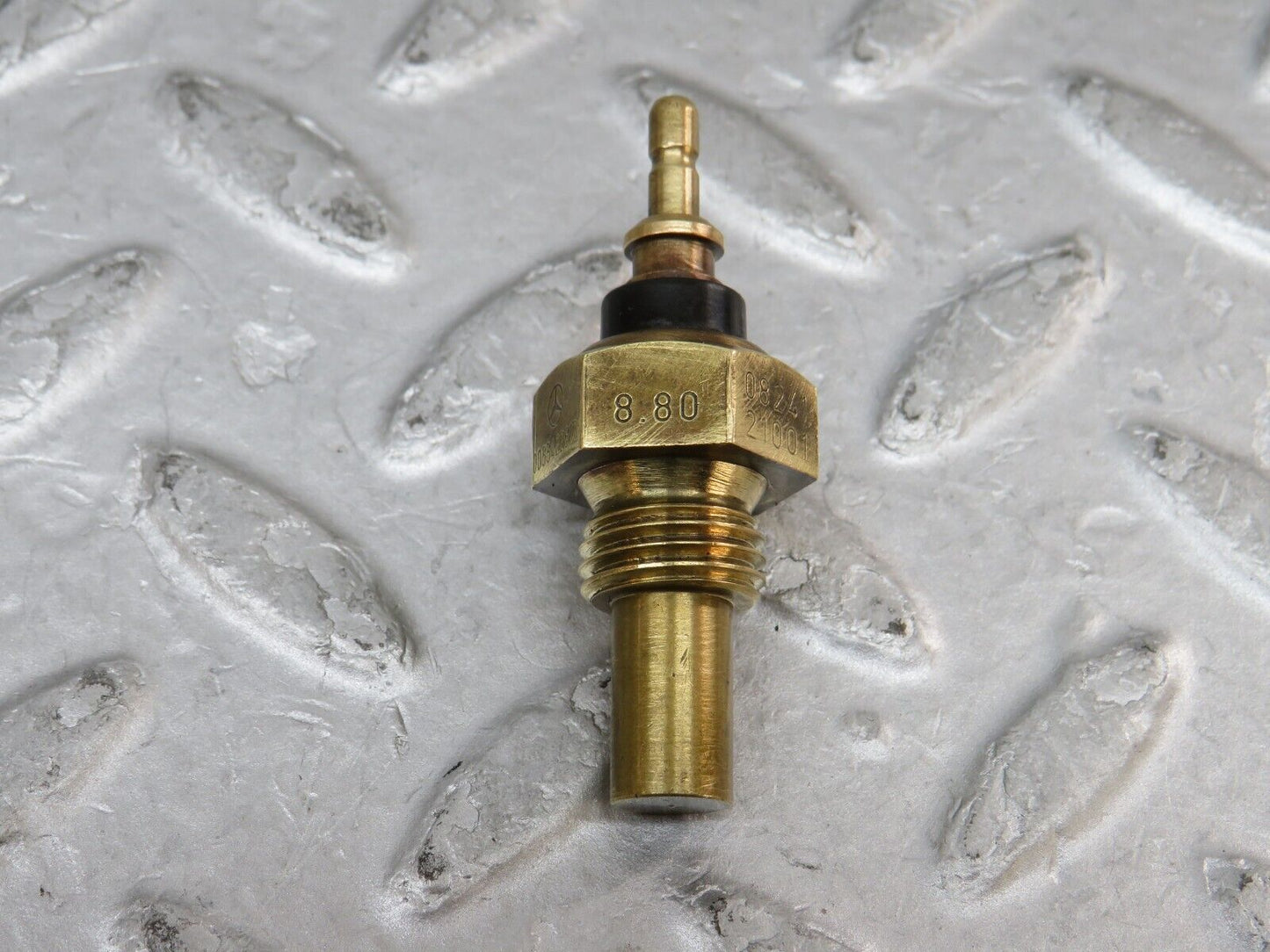 35790 Mercedes-Benz R107 280SL Coolant Temperature Sensor Beru 0055422617