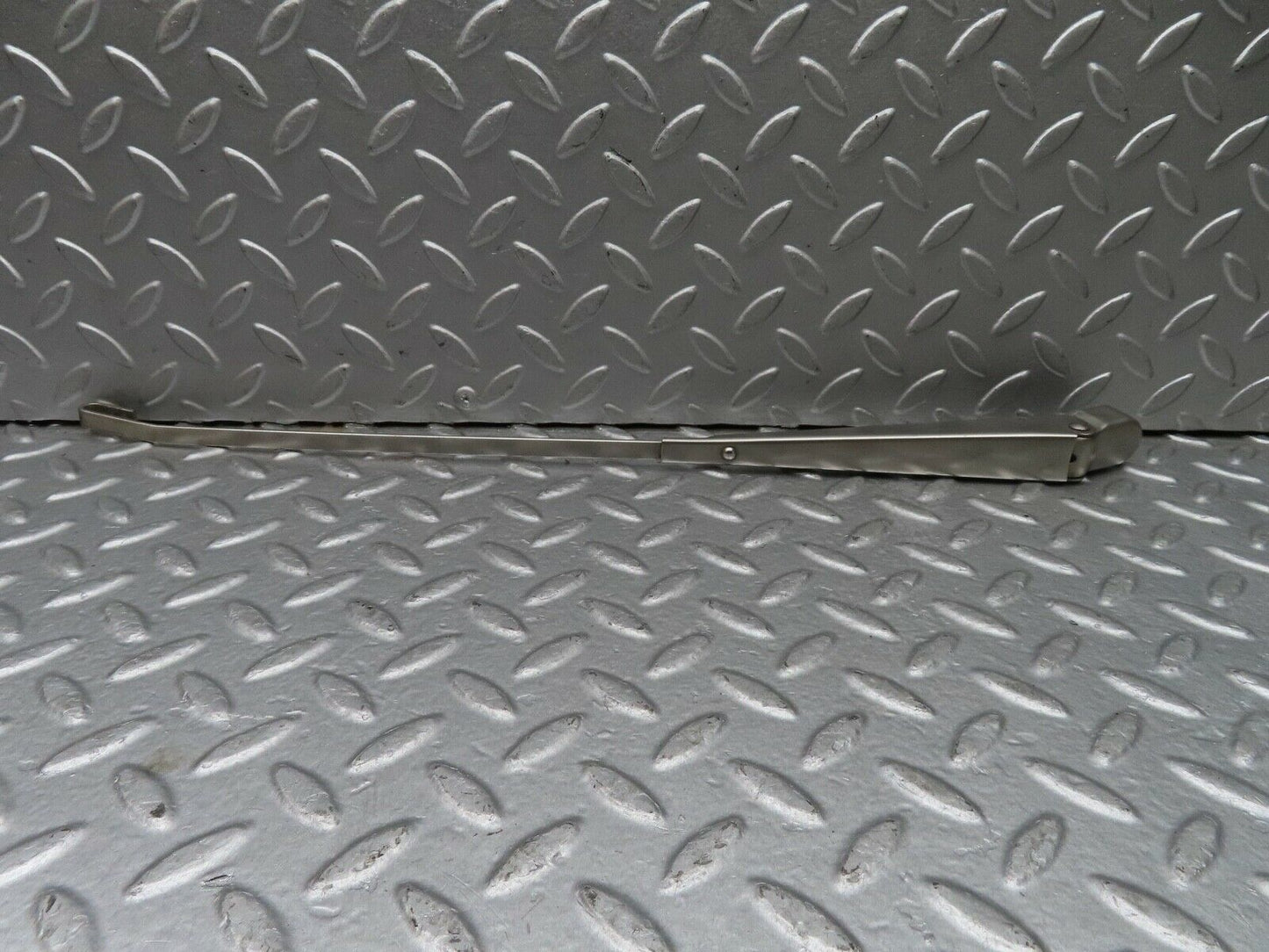 18274 Mercedes-Benz W111 220SE Coupe Wiper Arm Bosch Right Side 3399990553