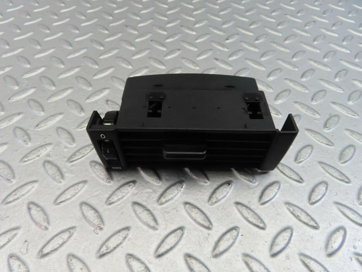 9398 Mercedes-Benz C124 300CE Coupe Dashboard Air Vent Left