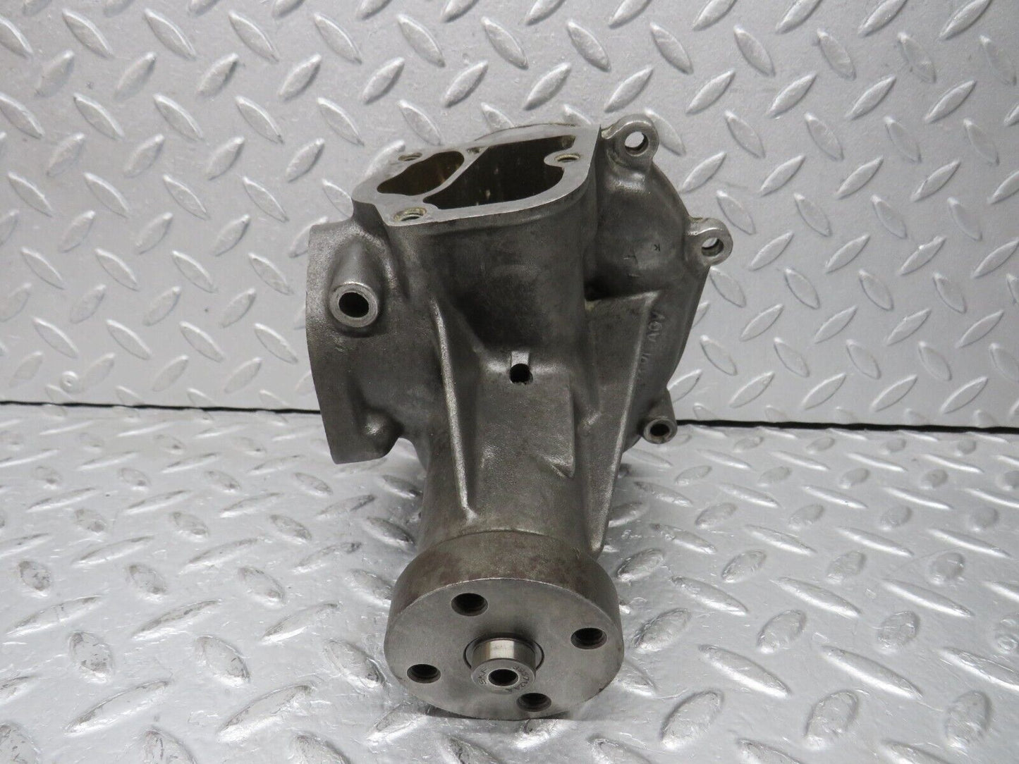 37641 Mercedes-Benz W109 300SEL Water Pump 1172010201 1162010207