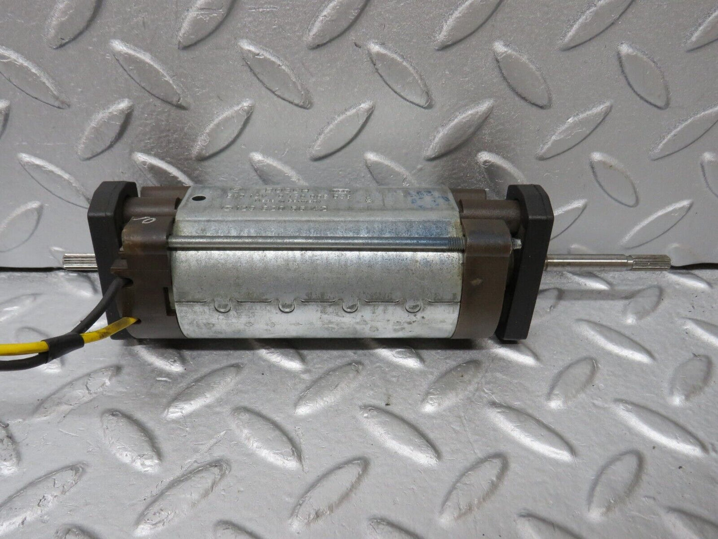 36822 Mercedes-Benz R129 300SL-24 Front Right Seat Adjustment Motor Bosch 1298205642 0130008038