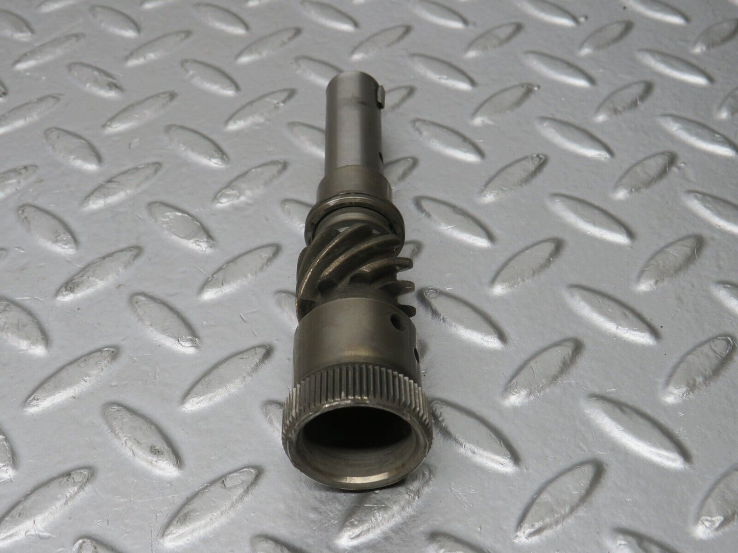 32905 Mercedes-Benz W123 300D Intermediate Shaft Gear