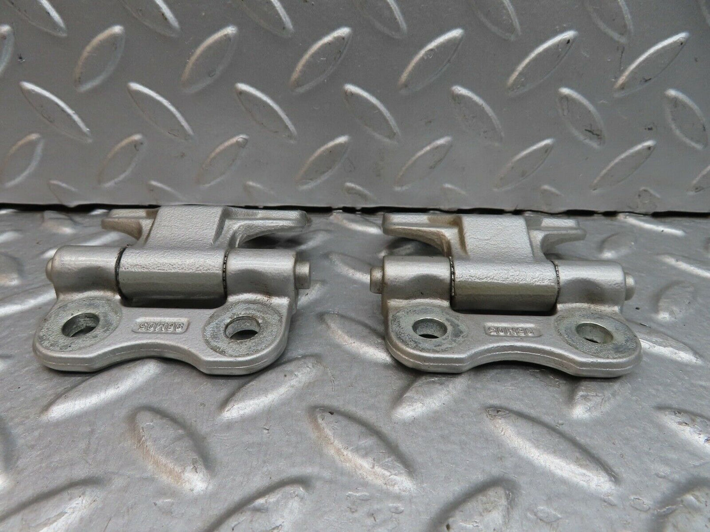 19342 Mercedes-Benz C140 CL420 Coupe Left Door Hinges Pair