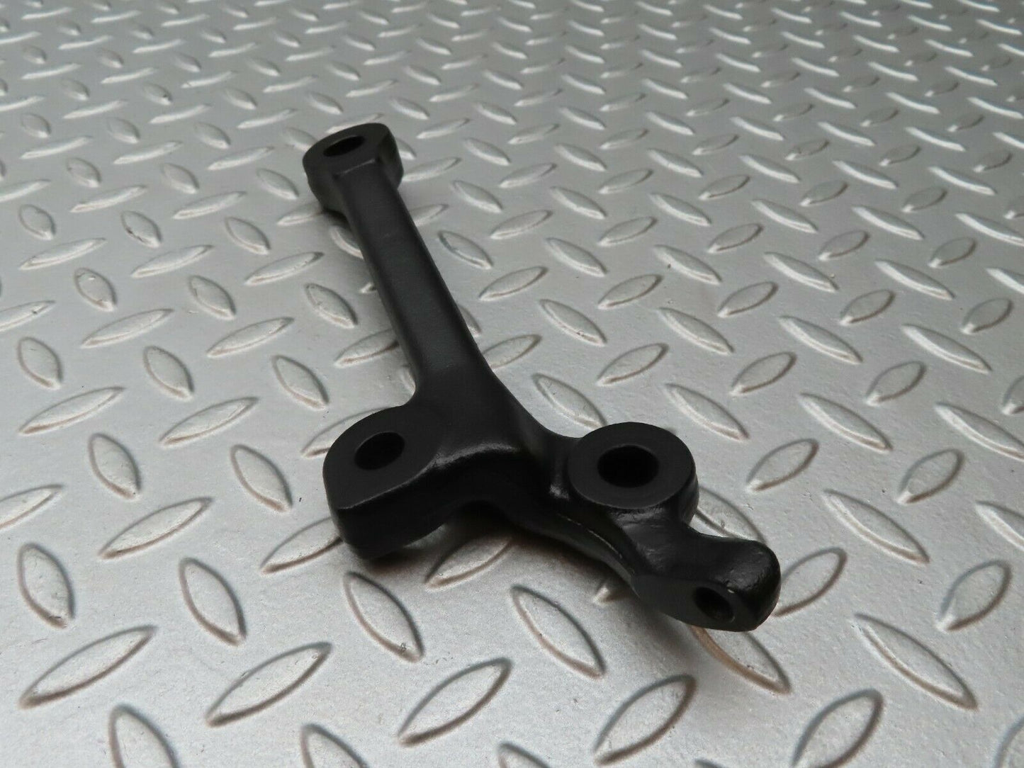 4244 Mercedes-Benz V123 240D LWB Idler Arm 2333
