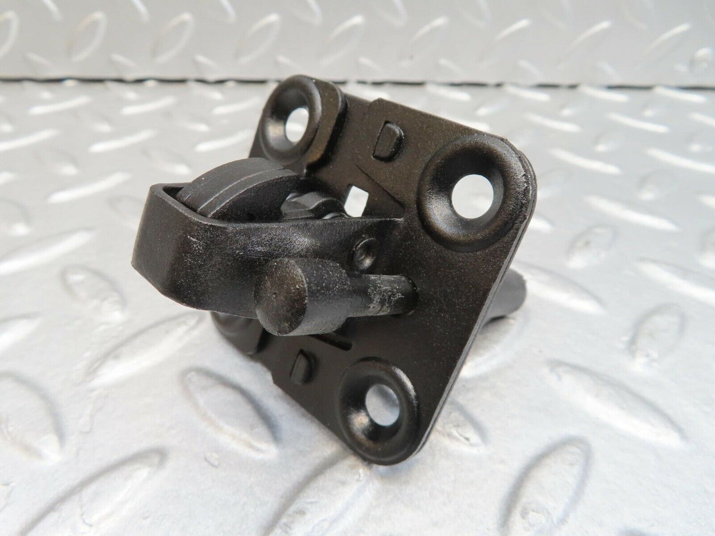 16001 Mercedes-Benz W123 280E Bonnet Lock Catch