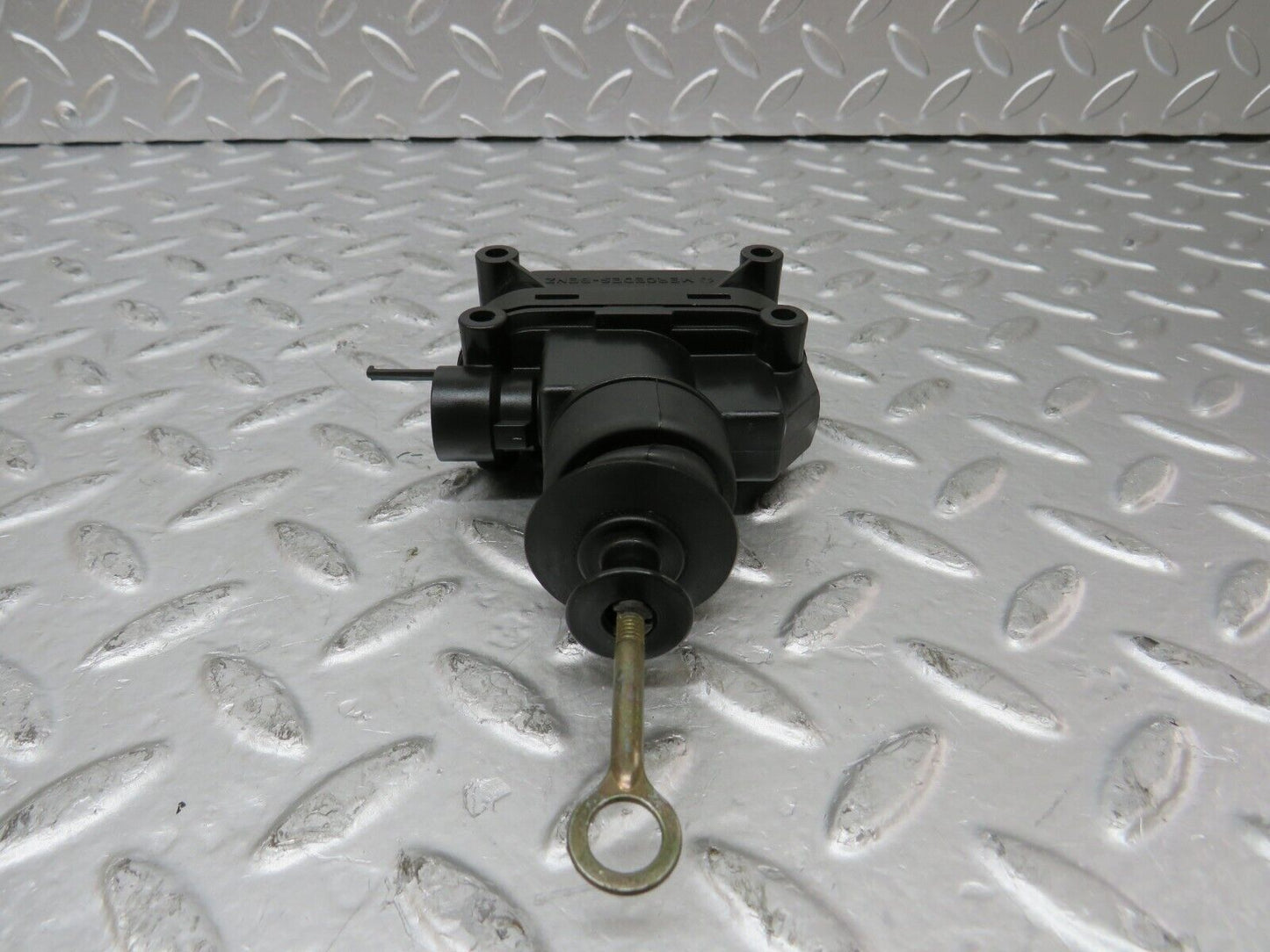 25994 Mercedes-Benz W124 280E Door Lock Vacuum Actuator