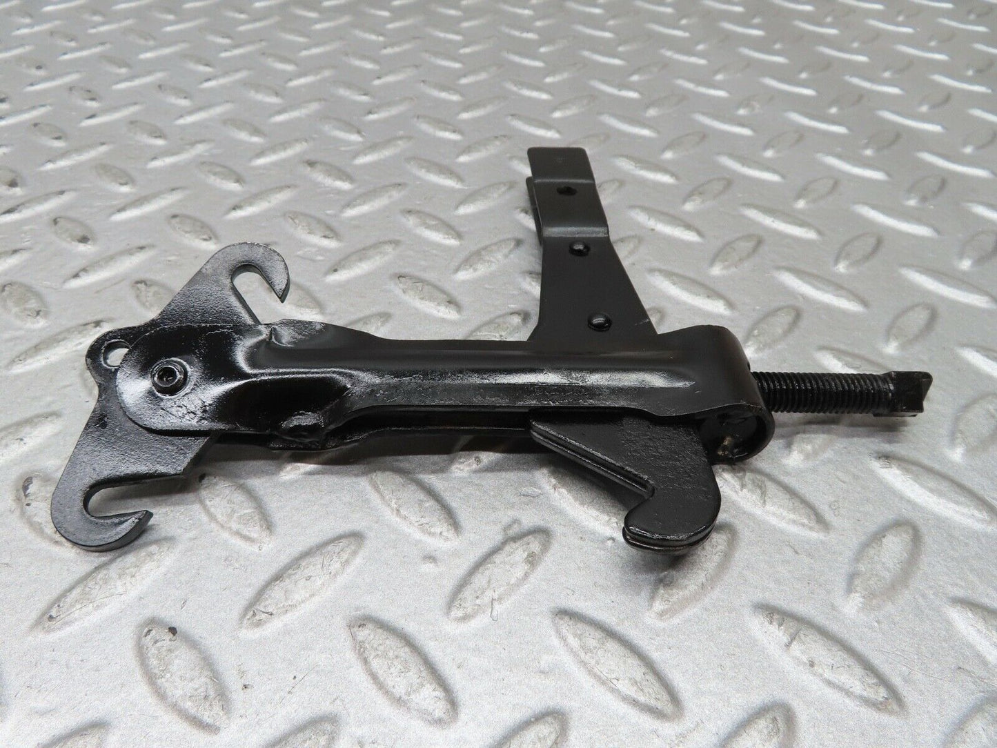 17611 Mercedes-Benz W116 450SEL Handbrake Regulator
