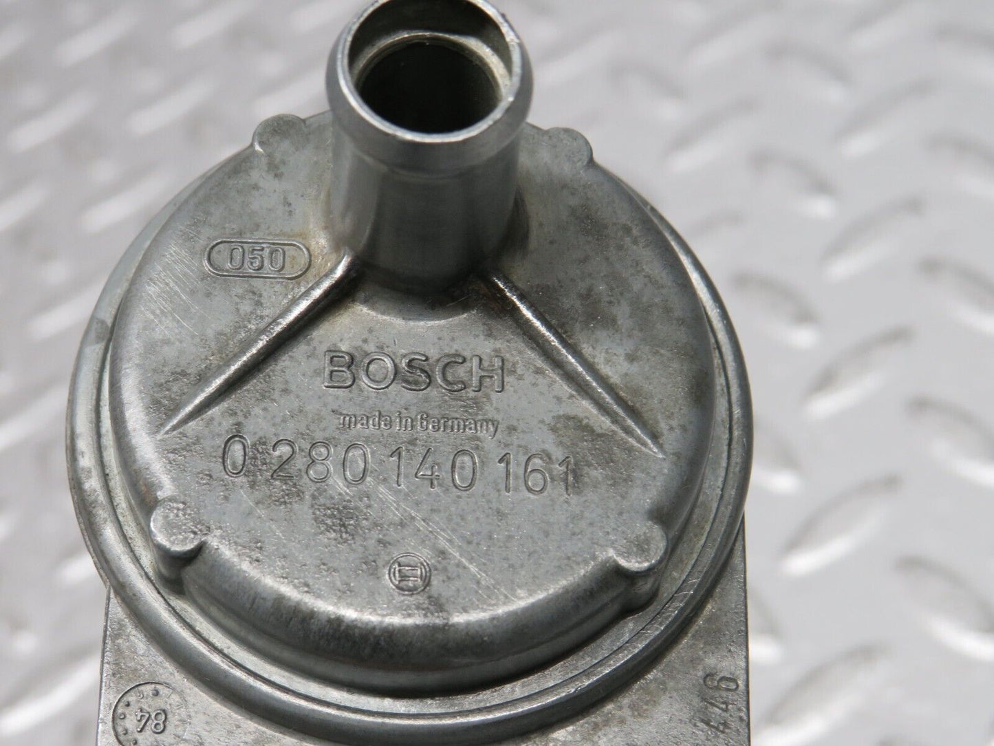 30749 Mercedes-Benz W201 190E Auxiliary Air Valve Bosch 0280140161