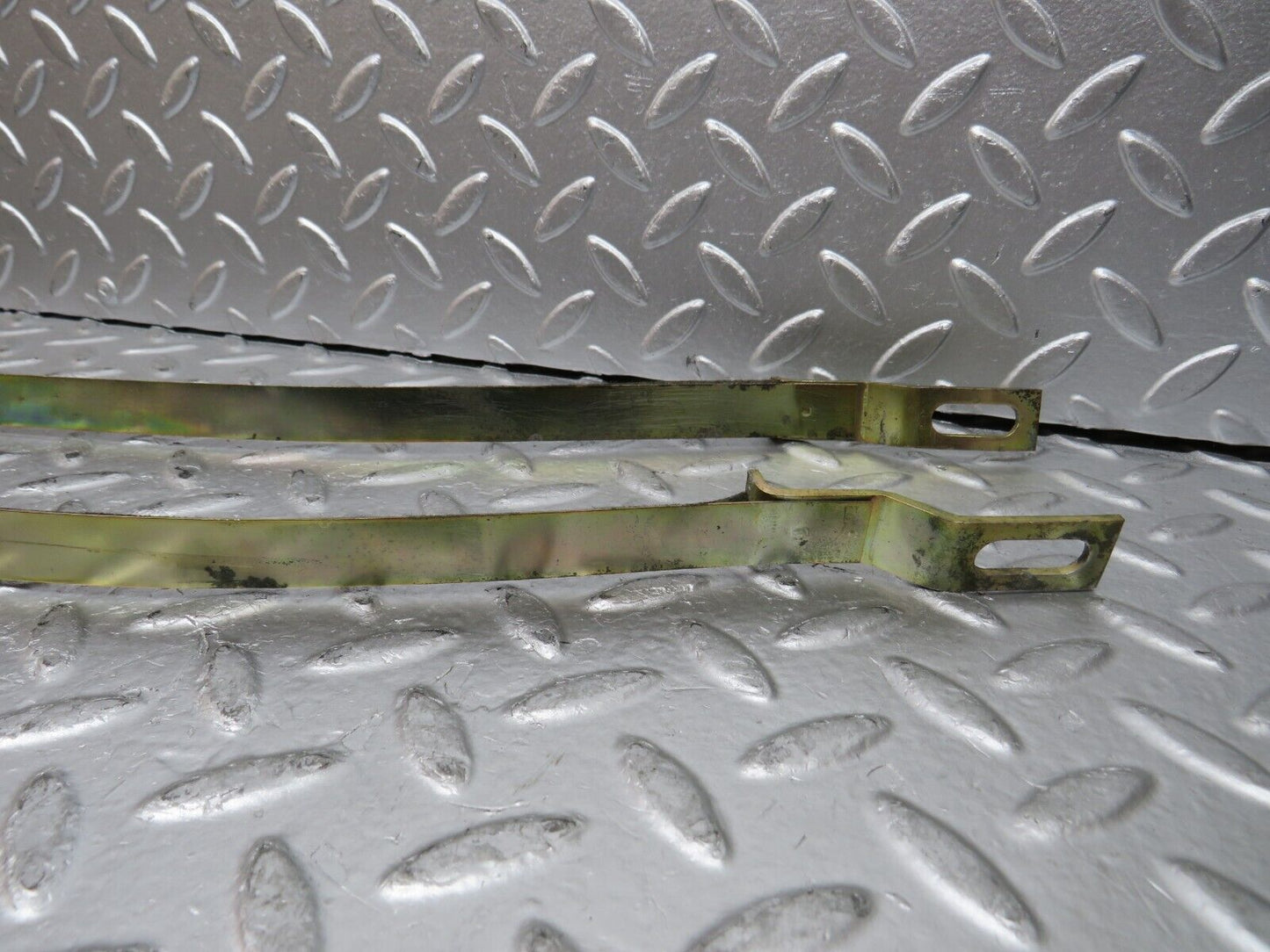 29935 Mercedes-Benz W123 230E Heater Box Holder Strap