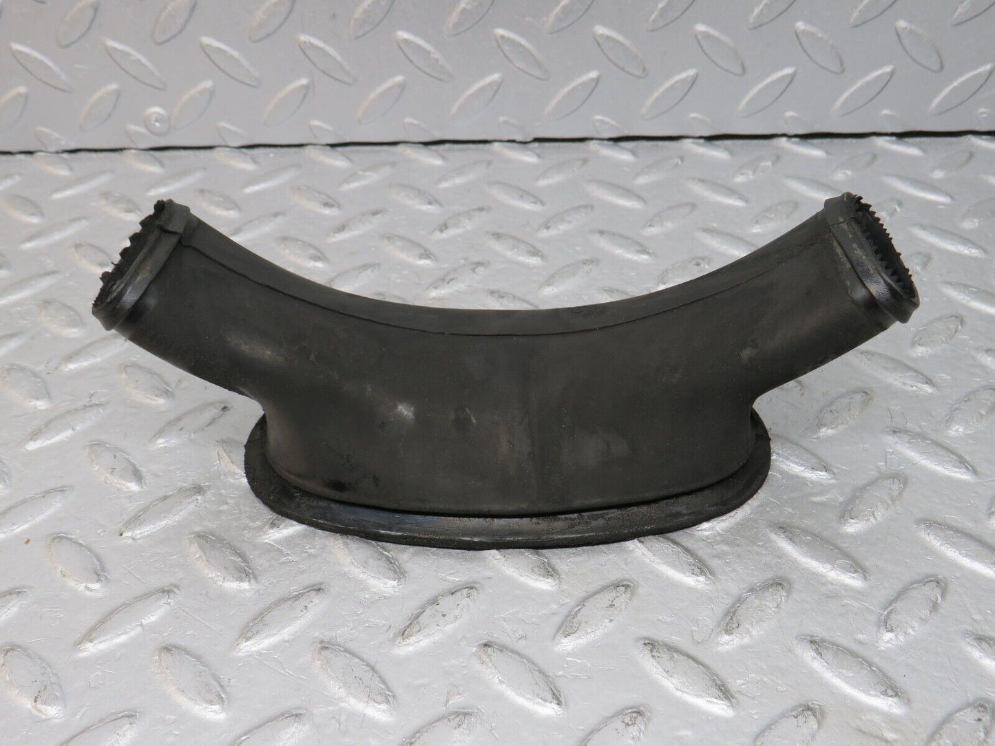 36661 Mercedes-Benz W201 190E 2.0L Heater Water Drain 2018320025