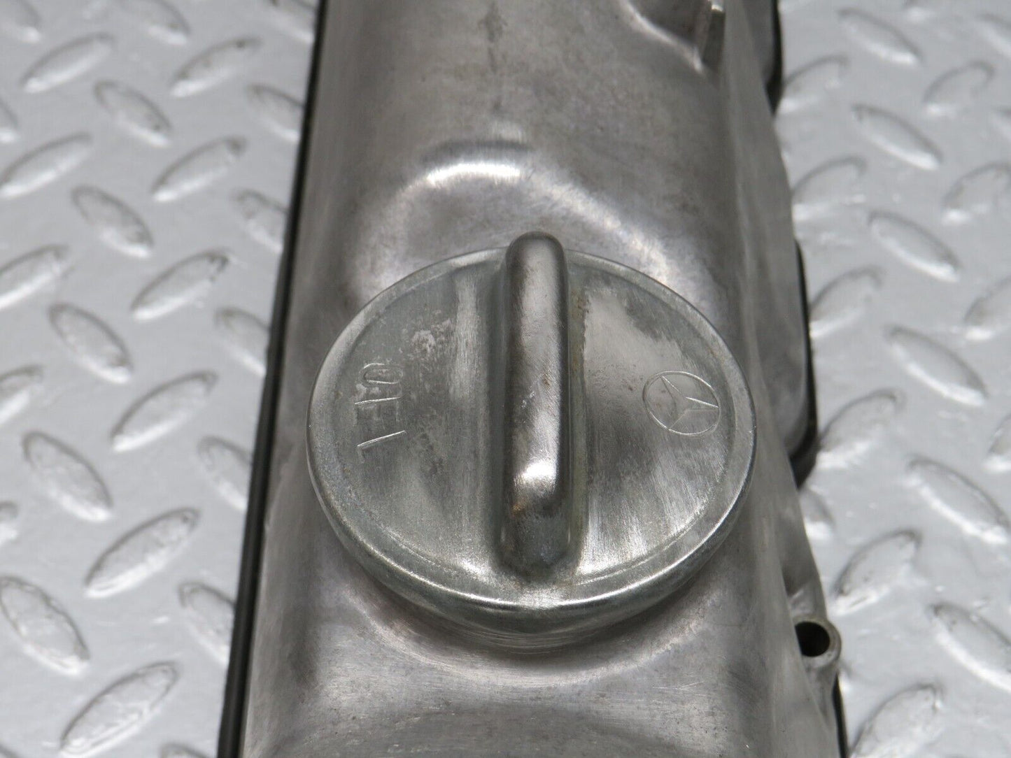 39895 Mercedes-Benz R107 350SL Coupe Cylinder Head Valve Cover Right 1160163305 1160160621