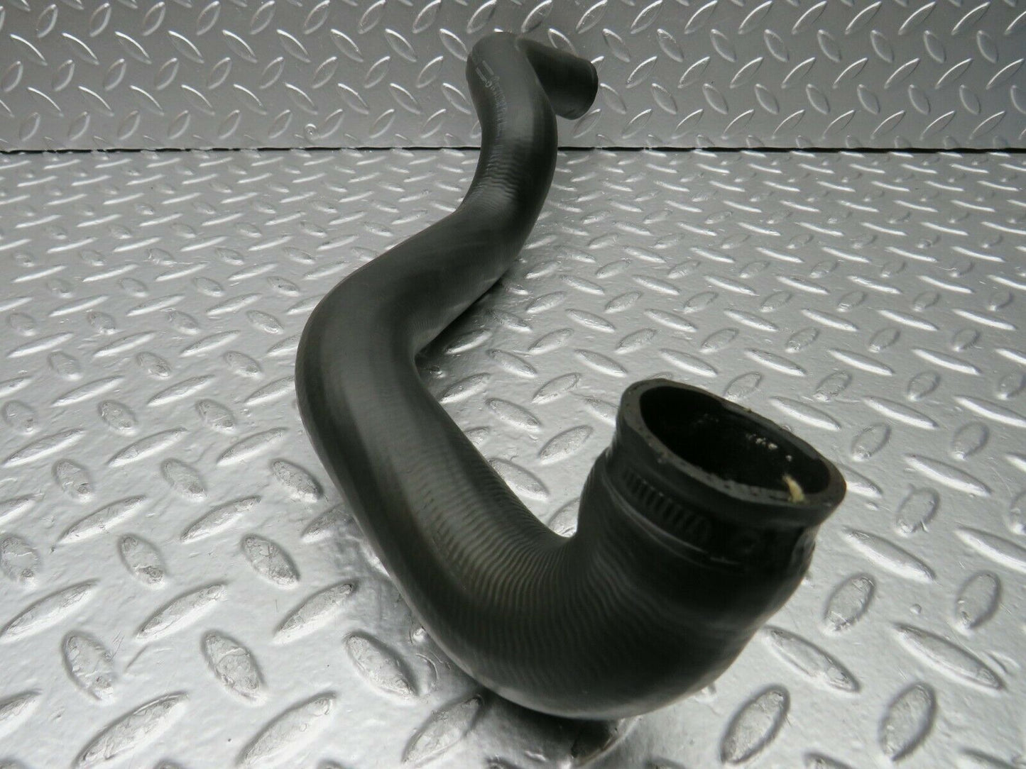 22572 Mercedes-Benz C124 E220 Coupe Radiator Hose 1245015782 1245015882