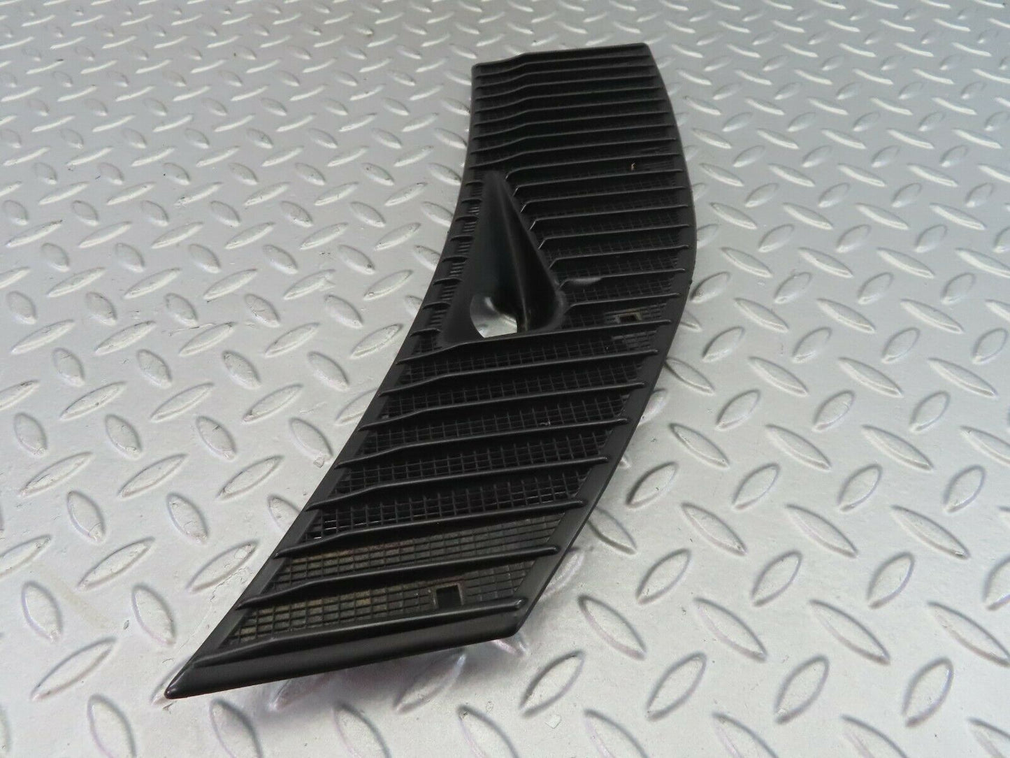 7570 Mercedes-Benz S123 230TE Wagon Air Intake Grill Right Side 1238363065