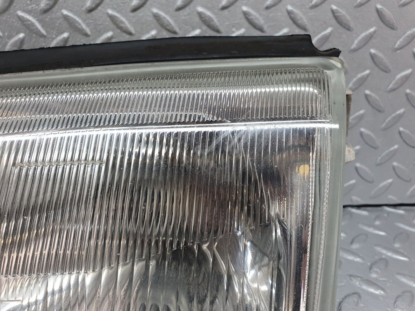 42403 Mercedes-Benz R129 320SL Coupe Headlight Bosch Left 0301090701 1298203761 1305621235