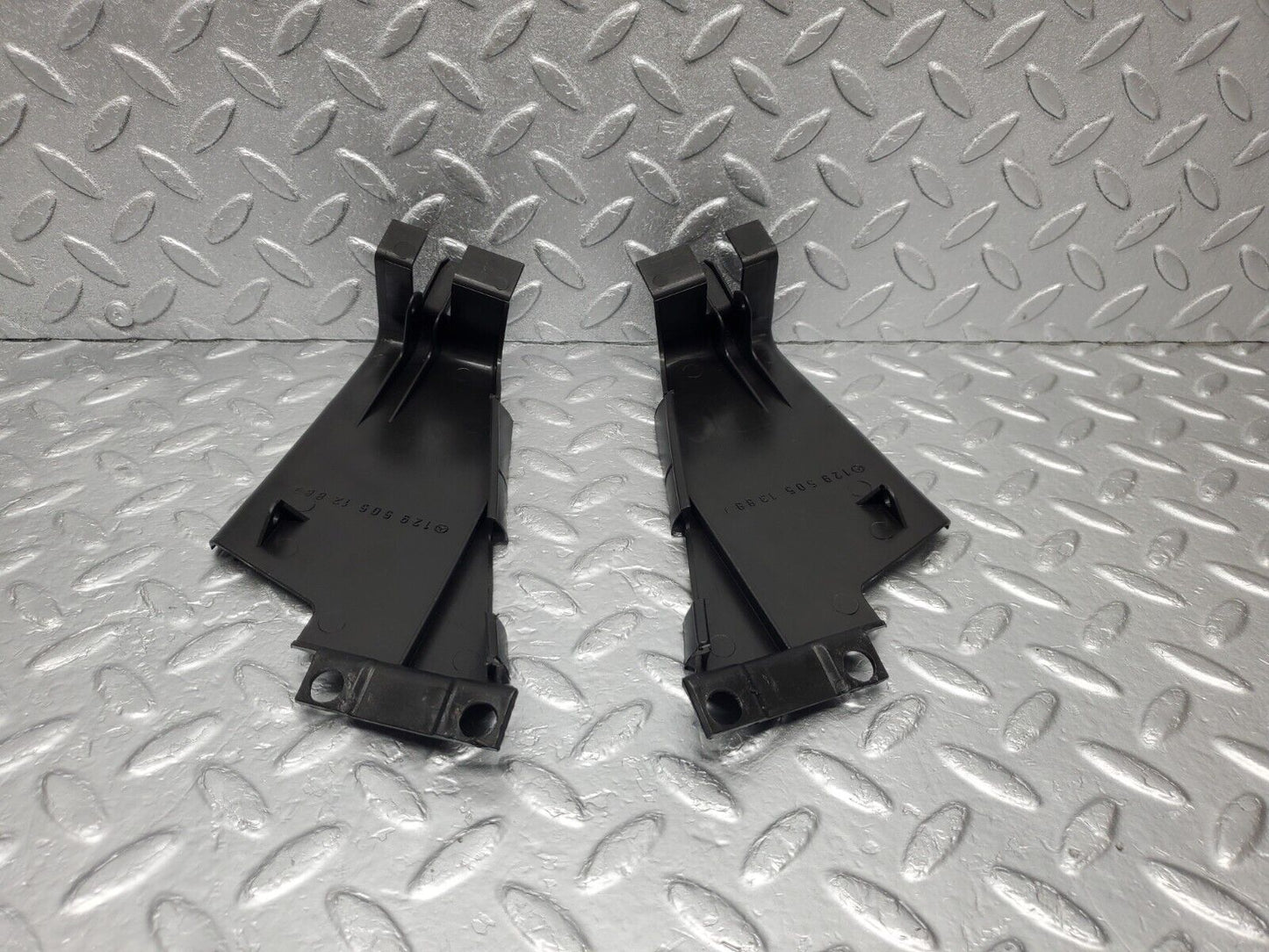 46963 Mercedes-Benz R129 320SL Coupe Radiator Fan Shroud Cover 1295051388 1295051288