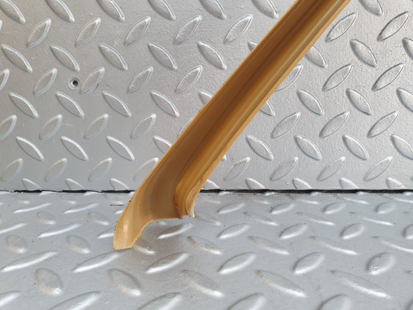41570 Mercedes-Benz W124 200E Rear Right Door Window Frame Trim Palomino 1247350271
