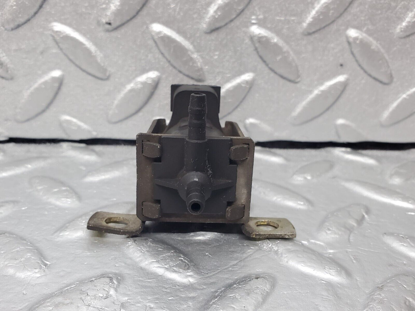 45540 Mercedes-Benz W126 420SE Vacuum Control Valve Pierburg 0015407097 7.21071.00