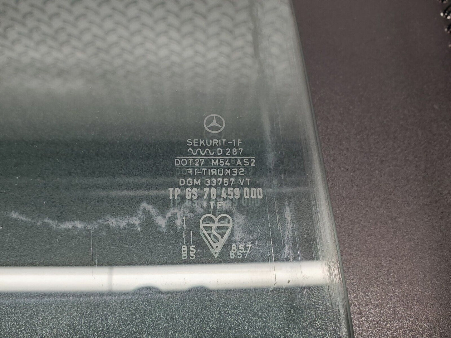 46433 Mercedes-Benz C123 280CE Coupe Right Door Window Glass 1237250232 1237250432