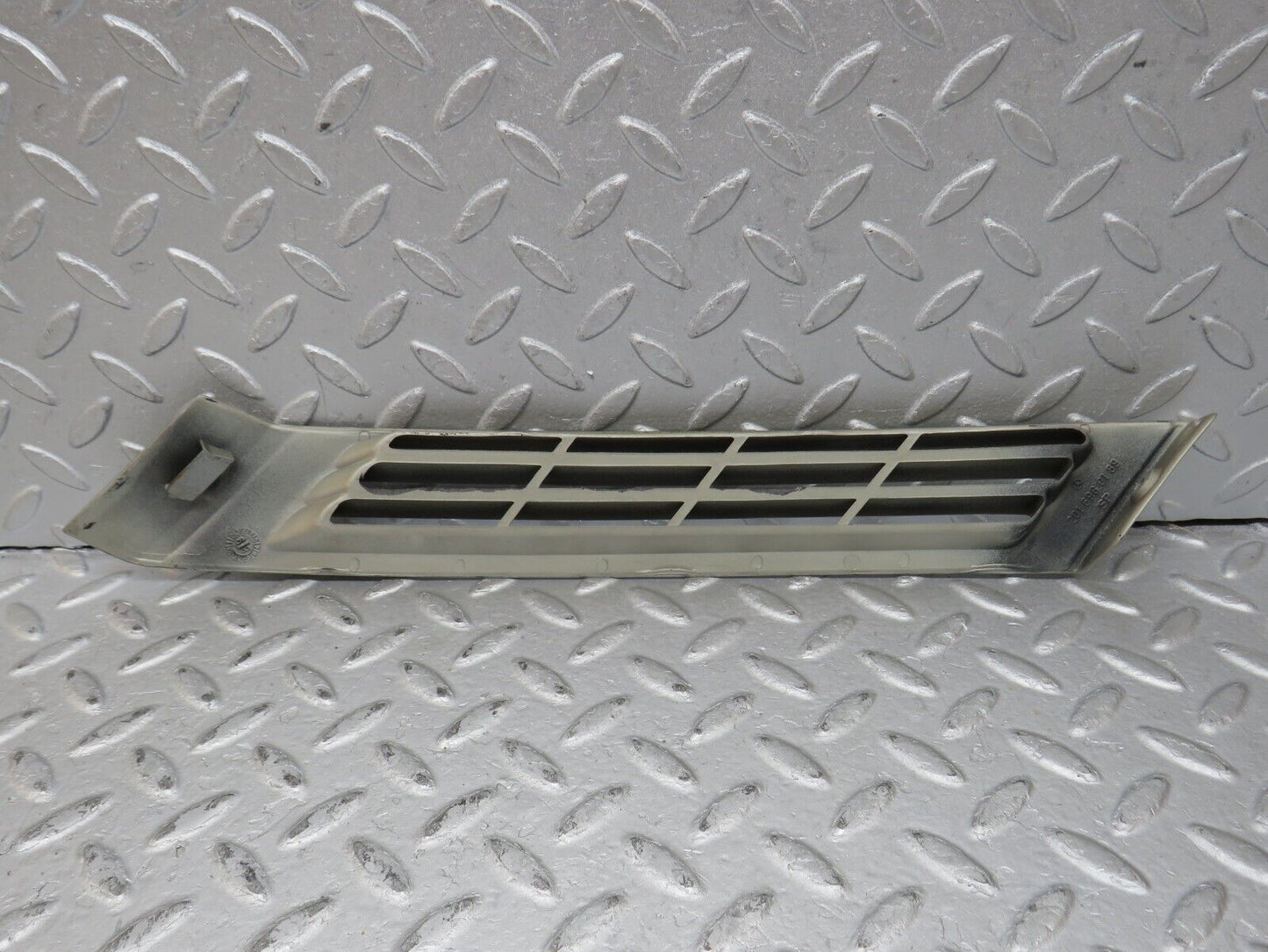 36500 Mercedes-Benz W201 190E 2.0L C Pillar Exterior Cover Left Side 2016980189