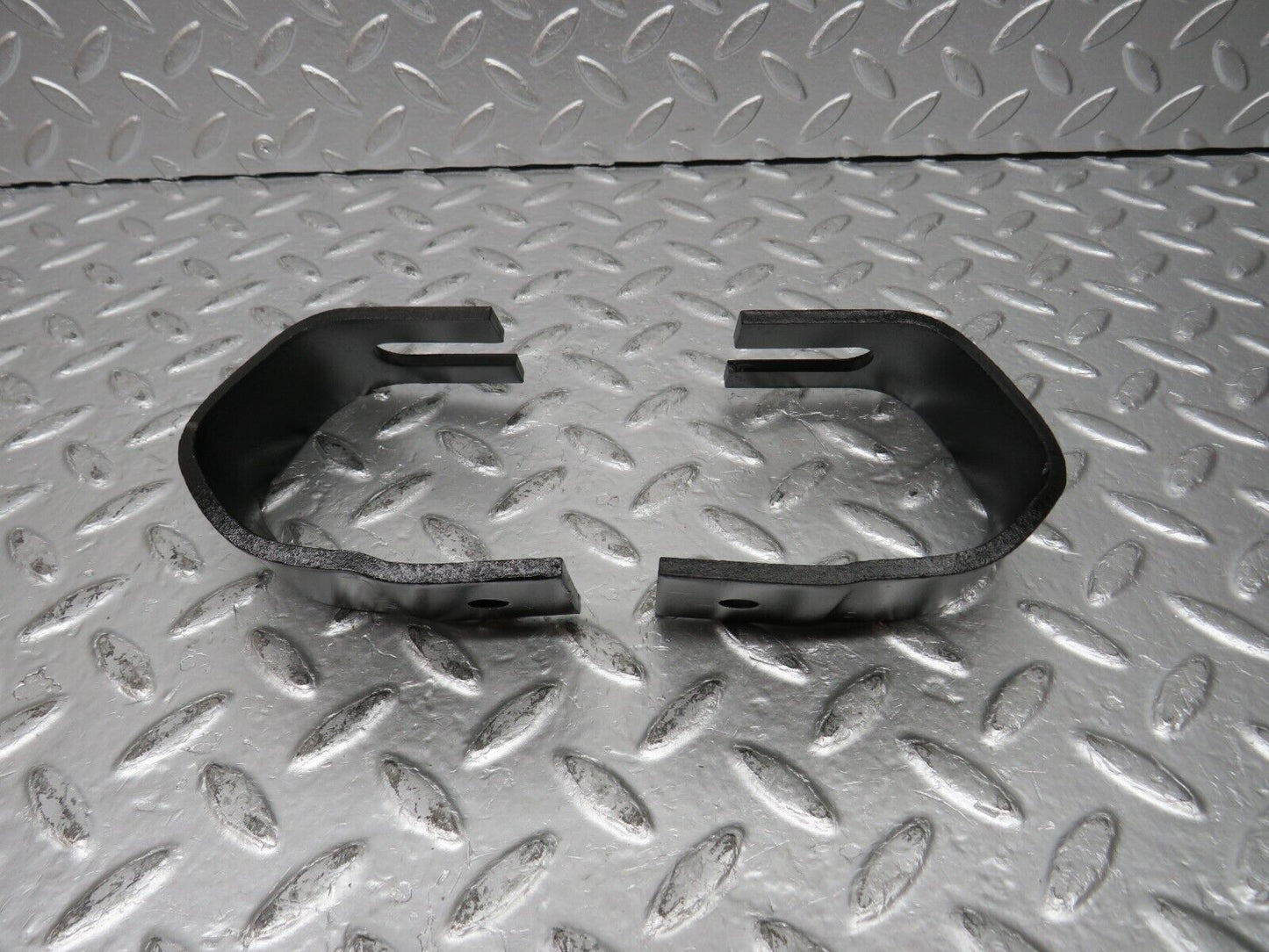 31546 Mercedes-Benz W123 200D Front Bumper Bracket Pair