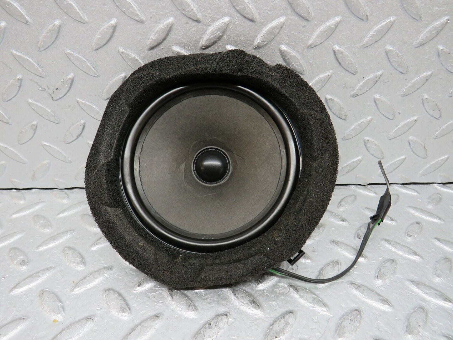 37865 Mercedes-Benz A124 320E Cabriolet Rear Left Door Speaker 1248203102