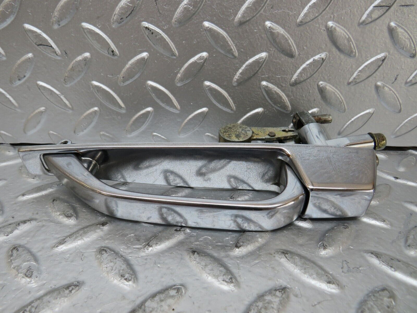 26084 Mercedes-Benz W116 450SE Chrome Door Handle Rear Left No Key 1167600059