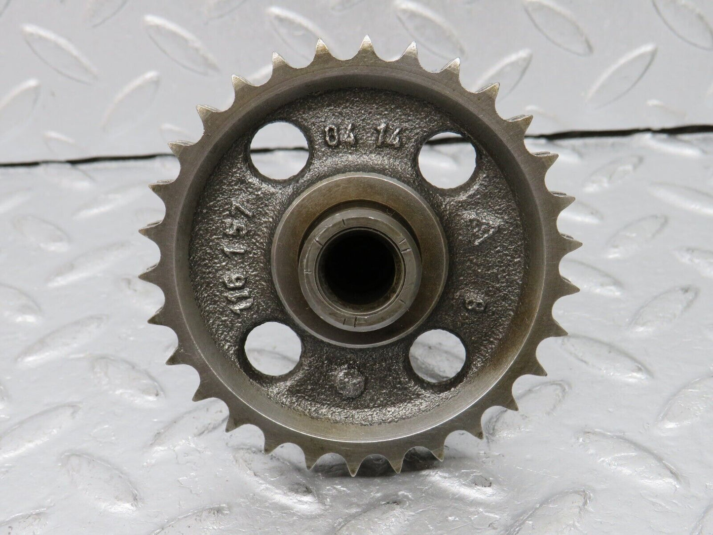 39144 Mercedes-Benz R107 500SL Camshaft Intermediate Timing Gear 1161570414