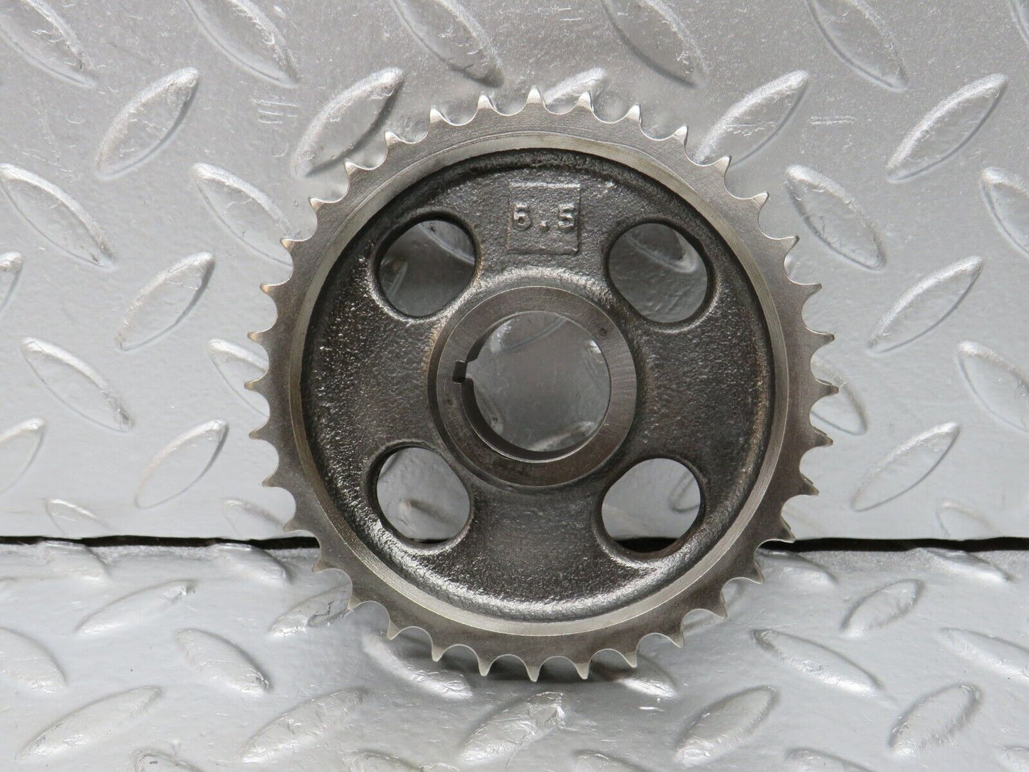 32969 Mercedes-Benz C107 R107 350 V8 Camshaft Timing Gear 1160520601