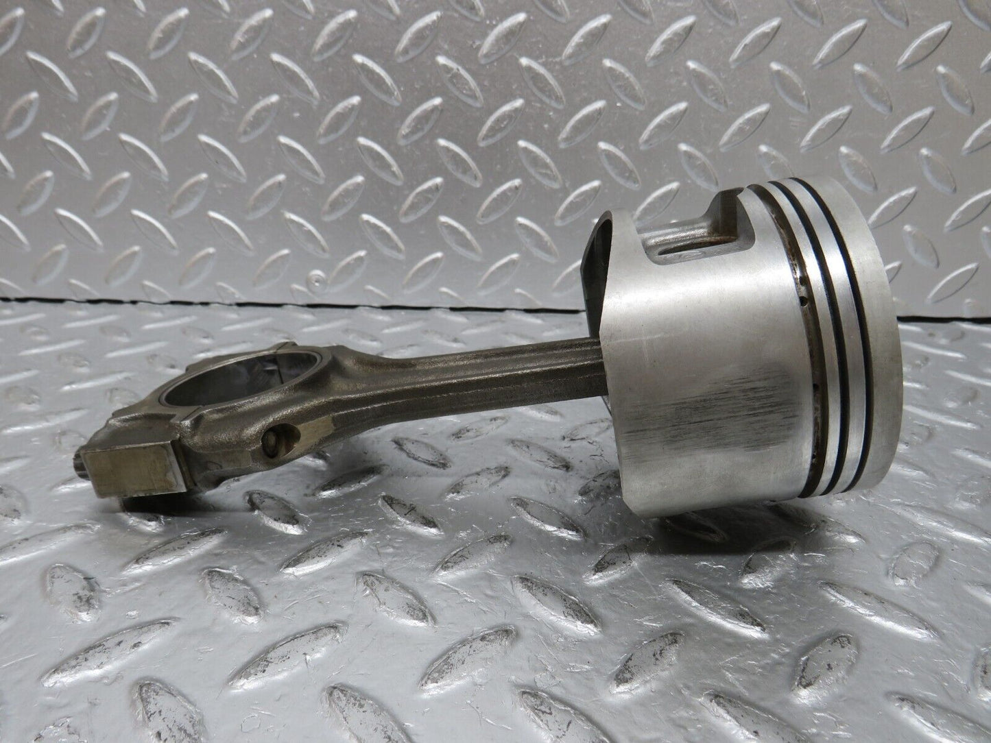 32652 Mercedes-Benz S124 300TE Wagon Piston With Connecting Rod 88.475mm 10205