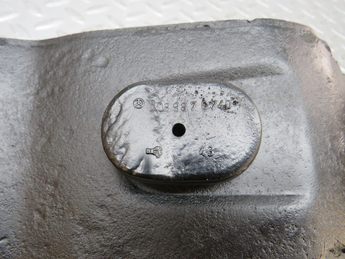 37362 Mercedes-Benz W109 300SEL Gearbox Mount Bracket 1089870740