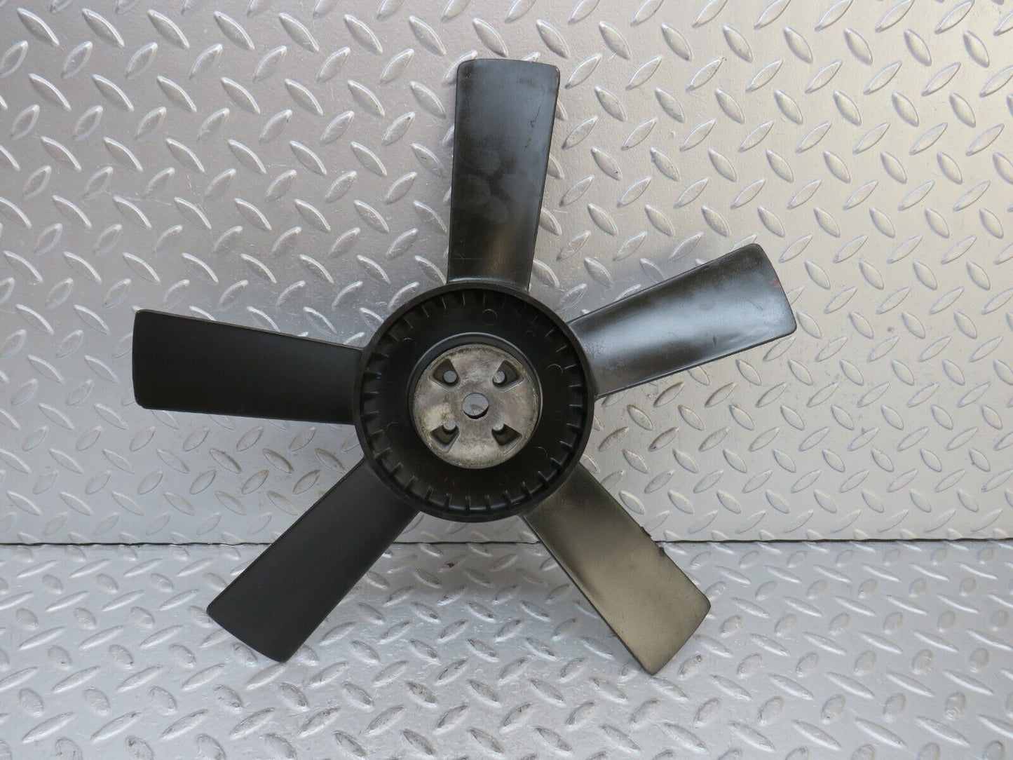35921 Mercedes-Benz 240D OM616.912 Engine Cooling Fan & Fan Spacer 1152050406