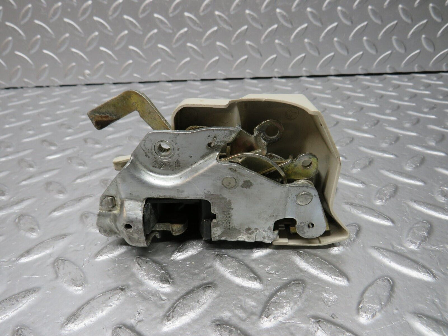 31393 Mercedes-Benz S124 220TE Wagon Rear Right Door Lock Mechanism
