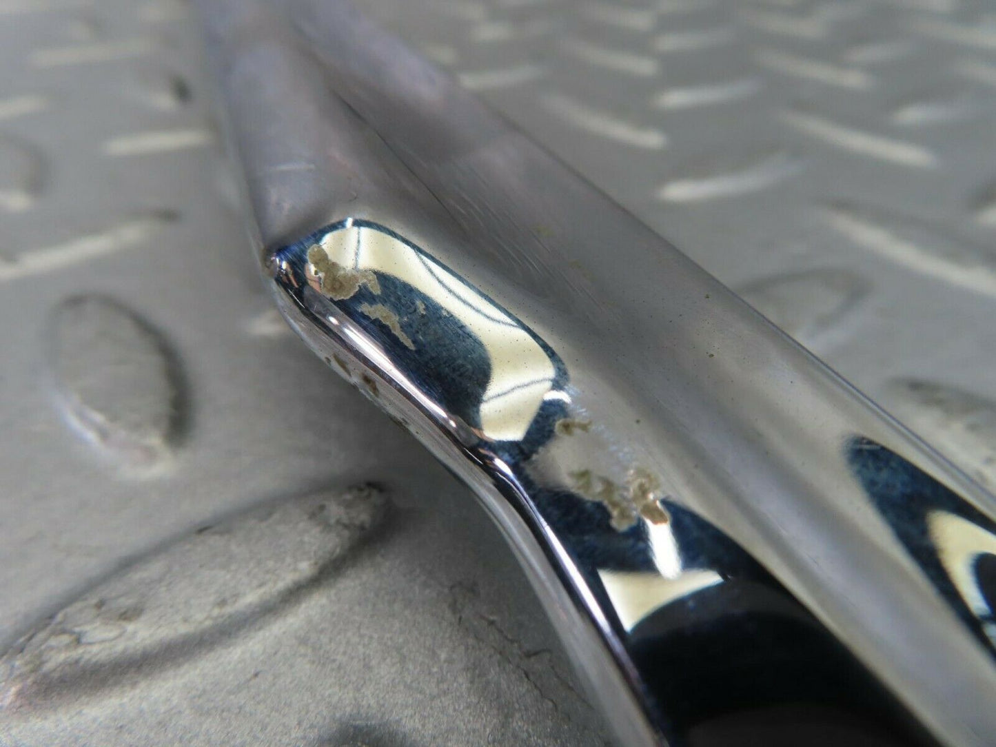 9178 Mercedes-Benz W116 Boot Boot Trunk Handle Bar Chrome 1167580102