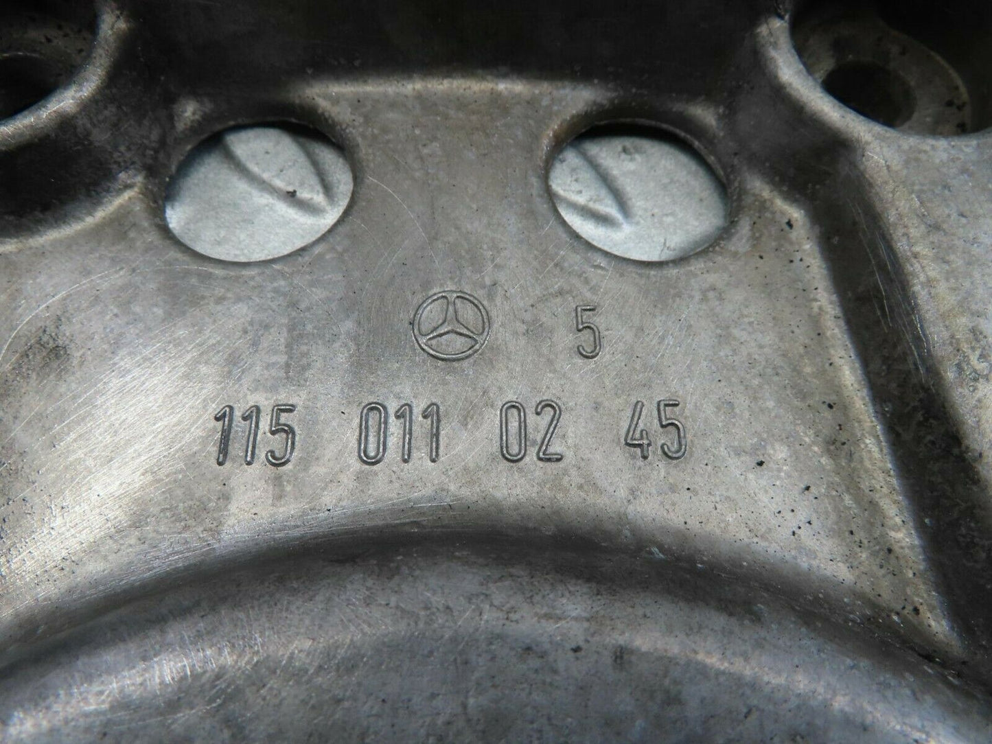 8676 Mercedes-Benz W115 Gearbox Flange 1150110245