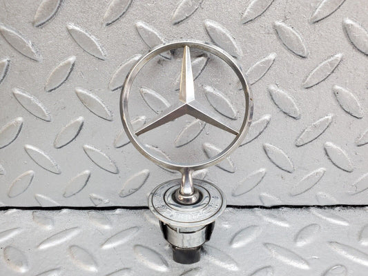 44752 Mercedes-Benz W124 220E Front Emblem Badge
