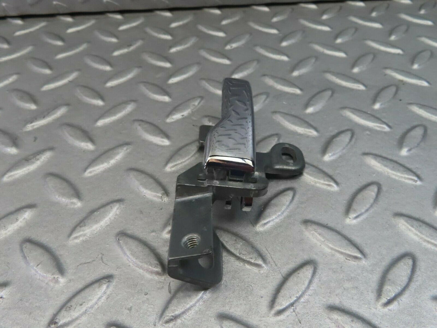 8276 Mercedes-Benz W123 Left Interior Door Handle 1237600161