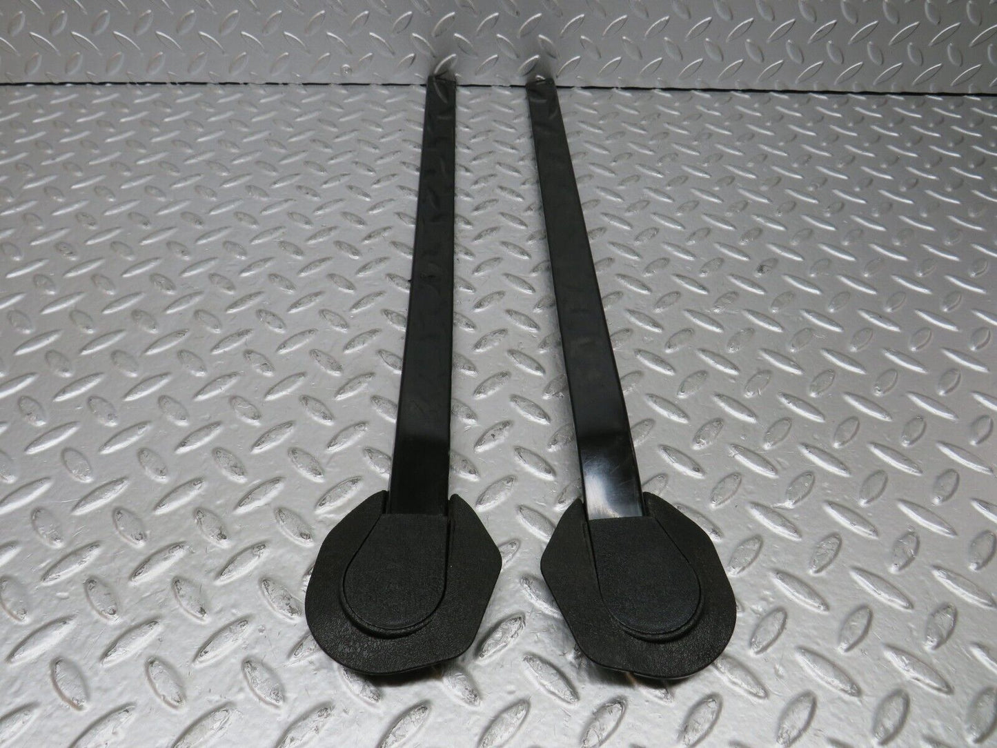 27123 Mercedes-Benz W123 280E Seat Belt Runner 1239192520 1239192620