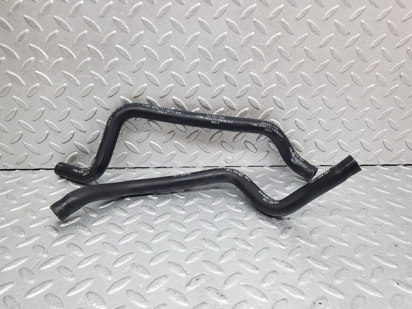 44746 Mercedes-Benz W124 220E Heater Hose Pipe Pair 1248327093 1248327193