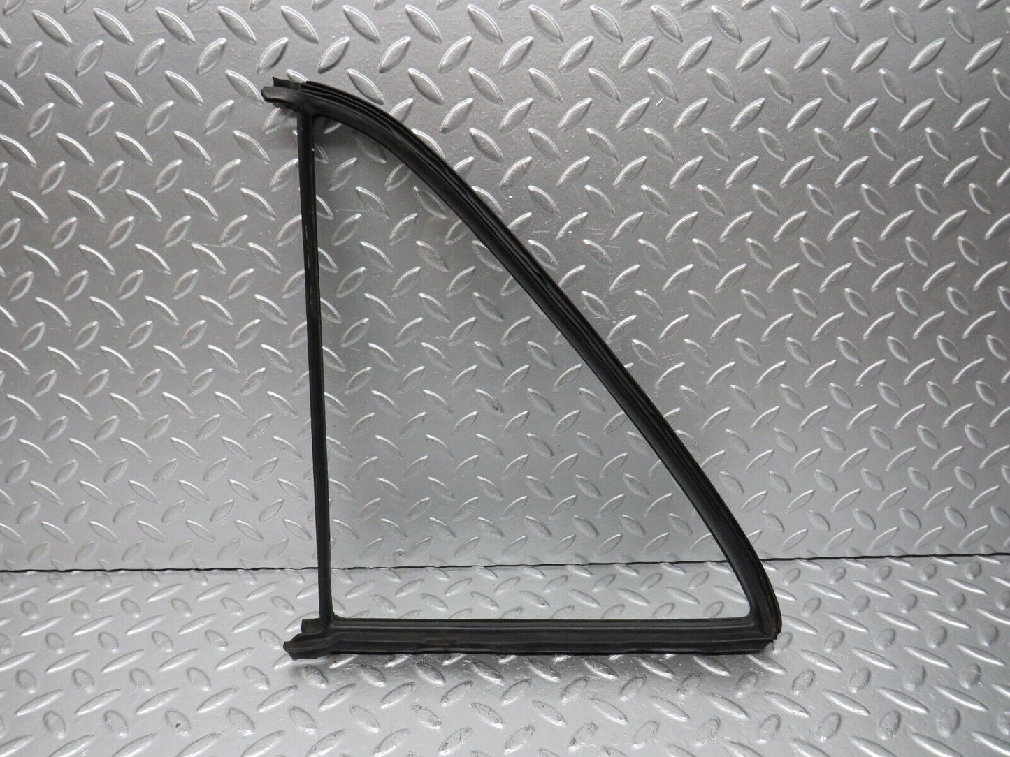31094 Mercedes-Benz W123 200D Rear Right Quarter Window  1237350224