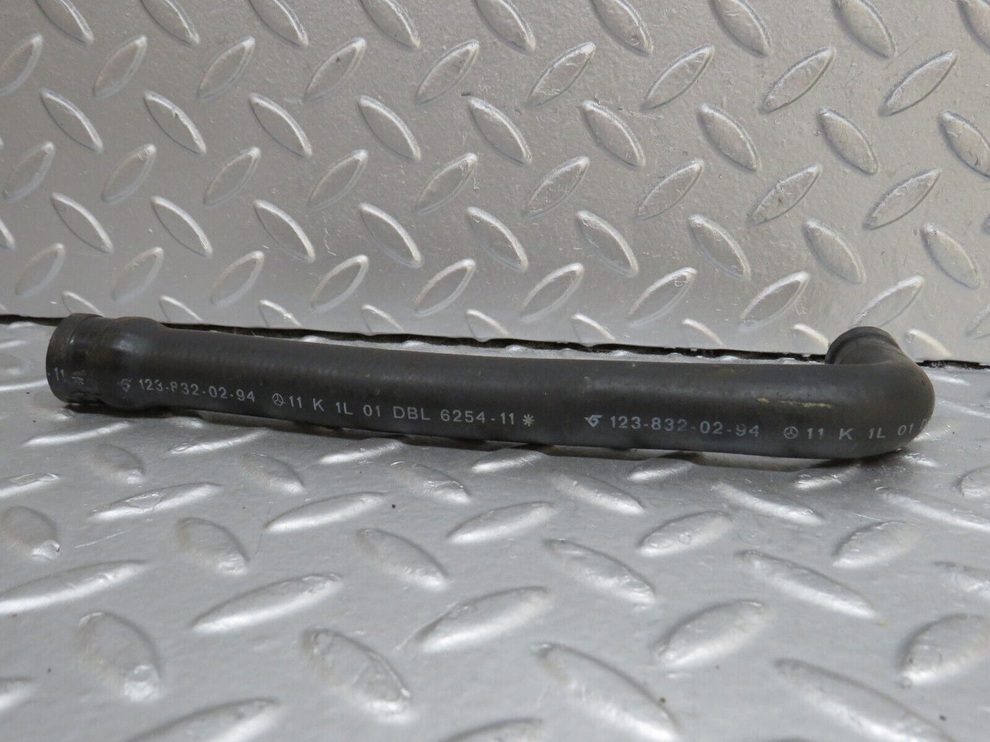 37025 Mercedes-Benz C126 420SEC Coupe Heater Hose Pipe 1238320294