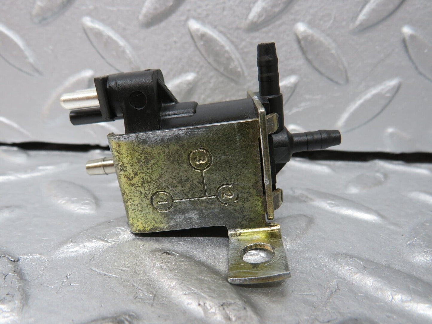 37008 Mercedes-Benz C126 420SEC Coupe Vacuum Control Valve Pierburg 0015407097