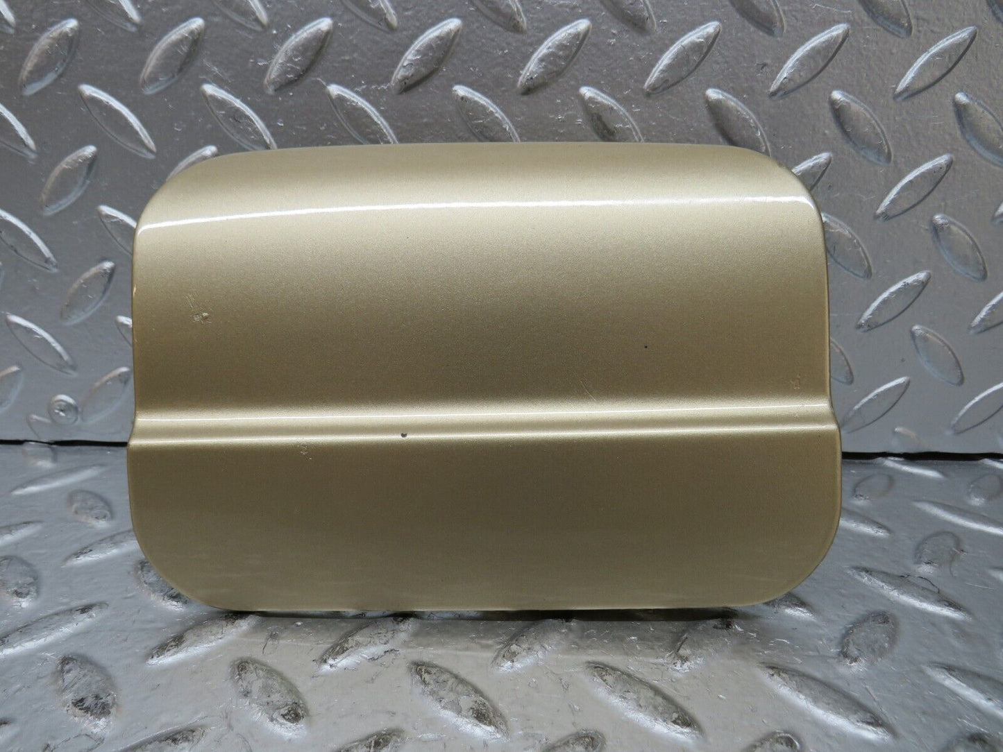 27302 Mercedes-Benz W123 280E Fuel Tank Flap Cap 1235840039