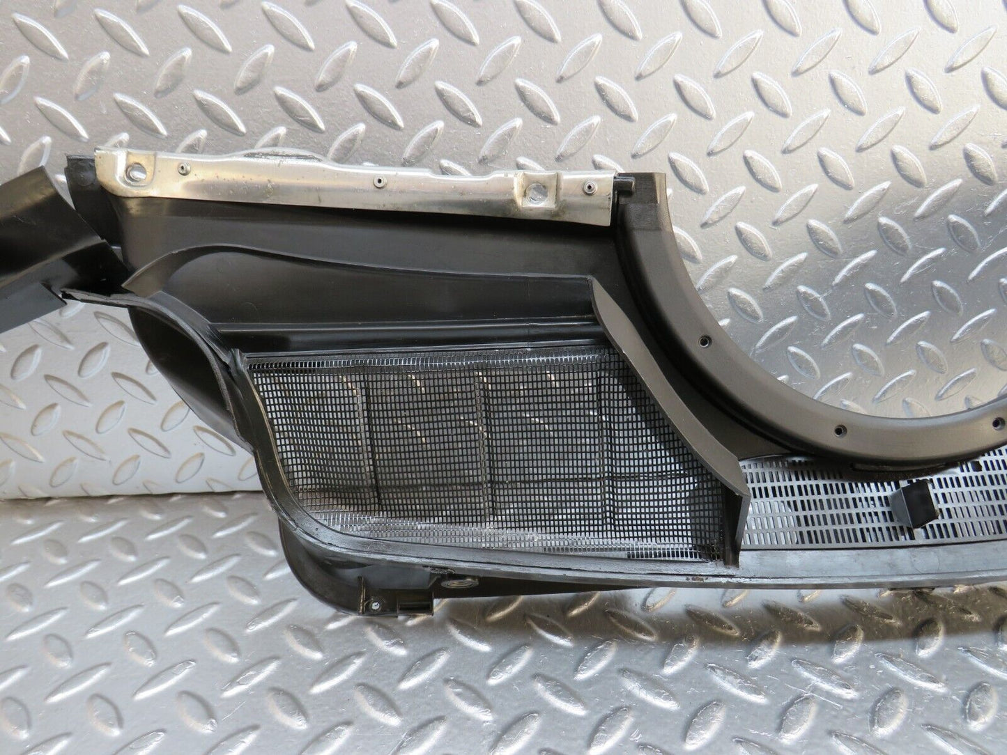 32516 Mercedes-Benz S124 300TE Wiper Mechanism Cover 1246200973 1246202667