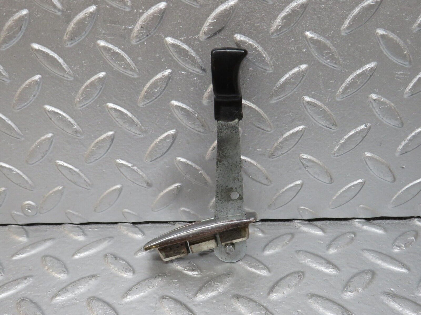 33180 Mercedes-Benz R107 Right Seat Folding Lever
