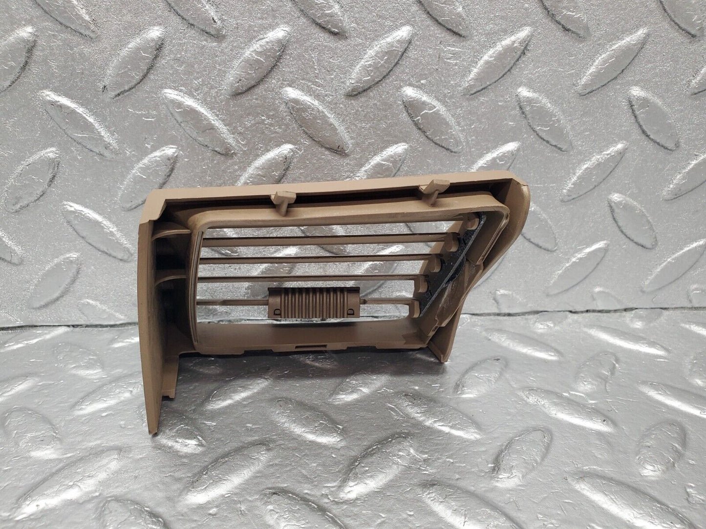 46834 Mercedes-Benz R129 320SL Coupe Dash Air Vent Right Side