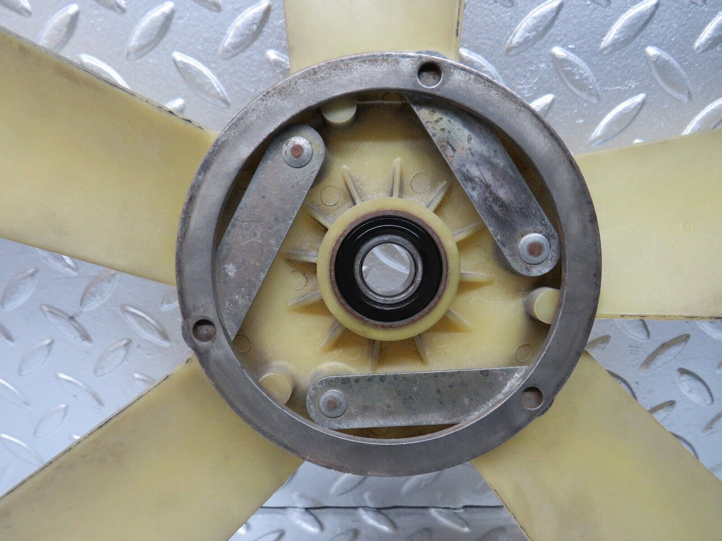 30435 Mercedes-Benz W124 230E Engine Cooling Fan 1022001123