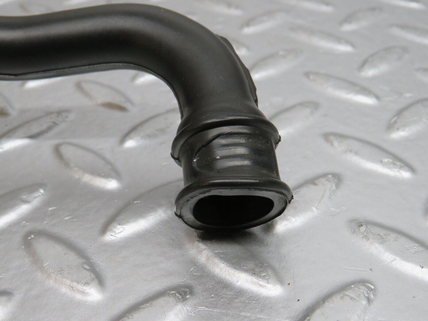32166 Mercedes-Benz W123 230E Air Intake Pipe 1020941782 1020941682