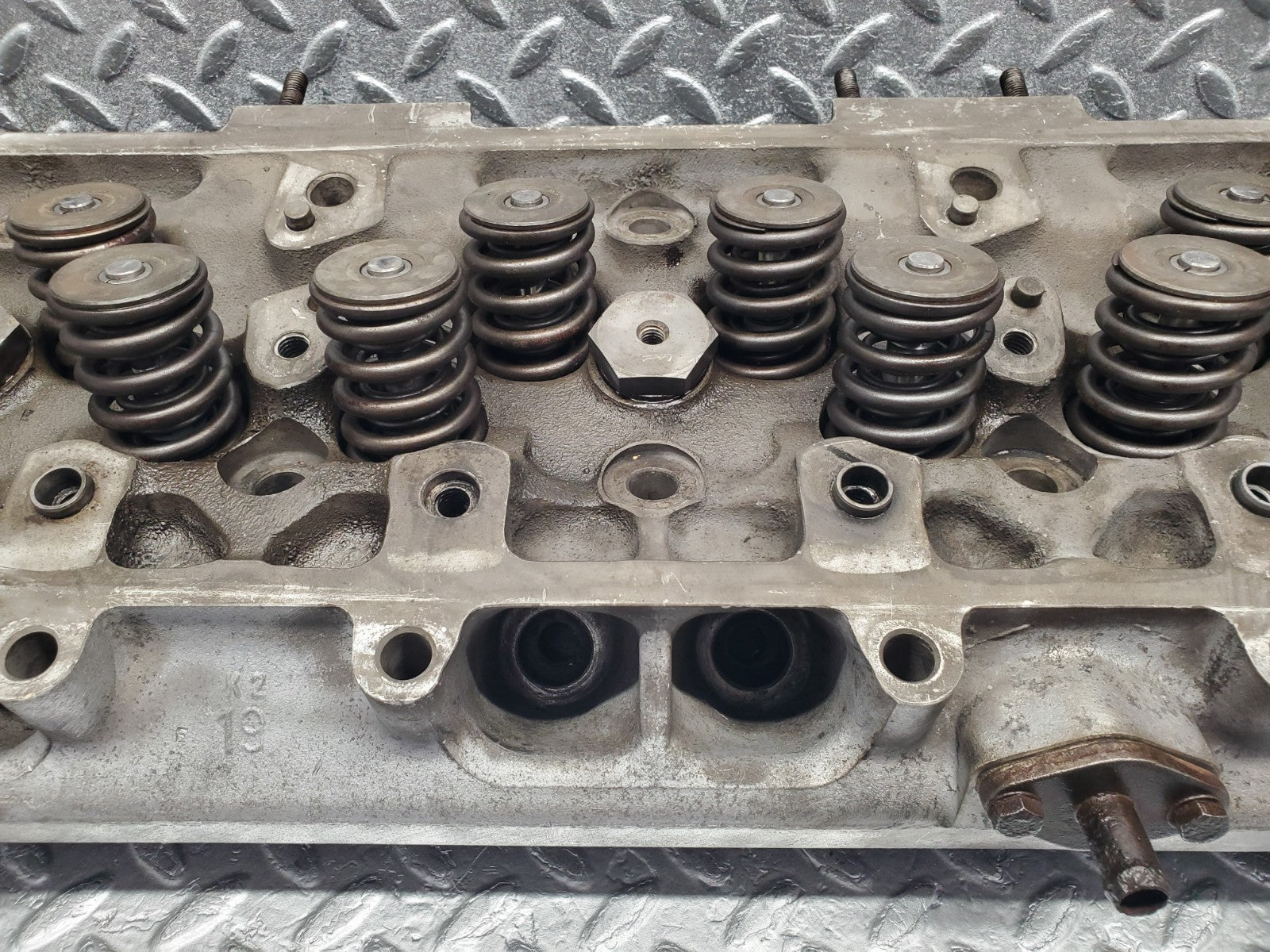 W112 cylinder head used OEM