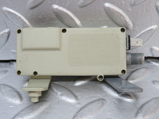 34881 Mercedes-Benz W210 320E Radio Audio Antenne Amplifier 2108203989